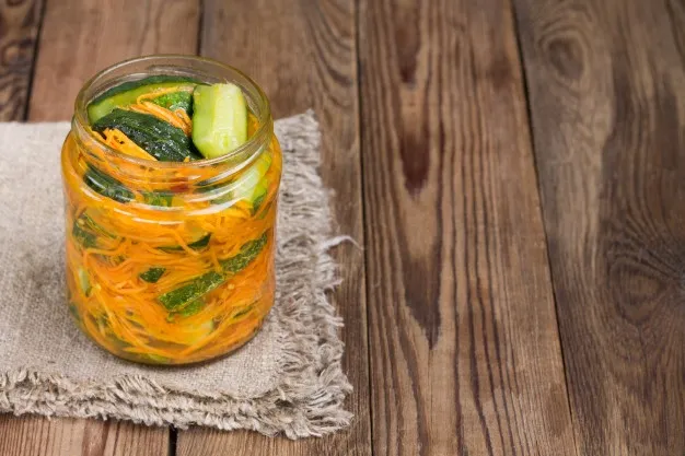 Pyszne sałatki, które w zimę przypomną Ci smak lata