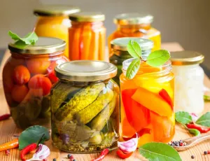 Przetwory ekologiczne z warzyw i owoców – dlaczego warto je spożywać?