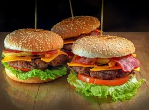 Deski do serwowania burgerów – stylowe podawanie potraw